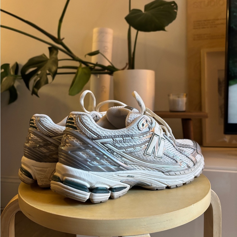 New Balance Men’s White & Silver 1906R Sneakers - Picture 2 of 6